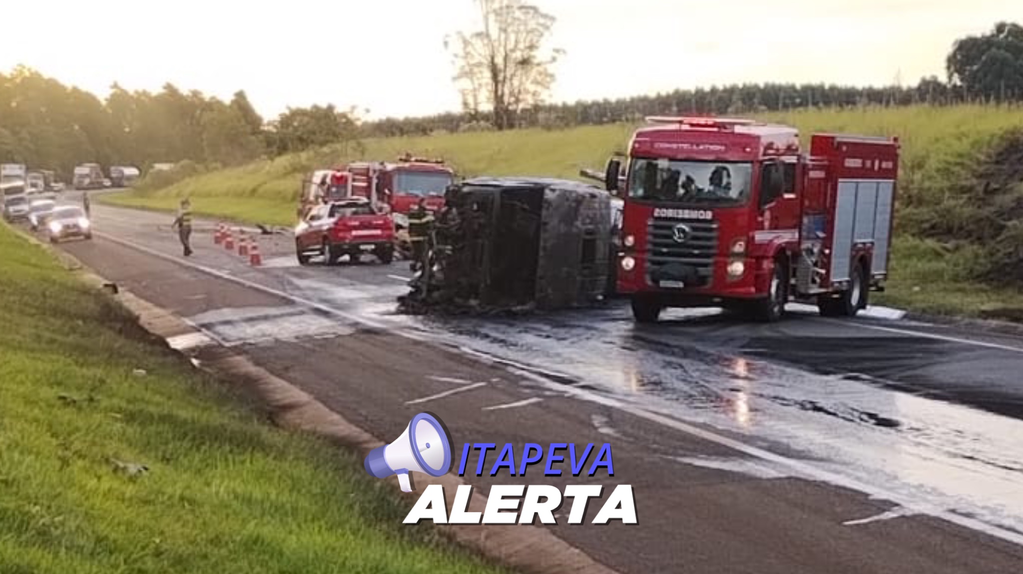 Acidente na Rodovia Francisco Alves Negrão em Itararé: Caminhão-tanque colide com carro, resultando em uma vítima fatal