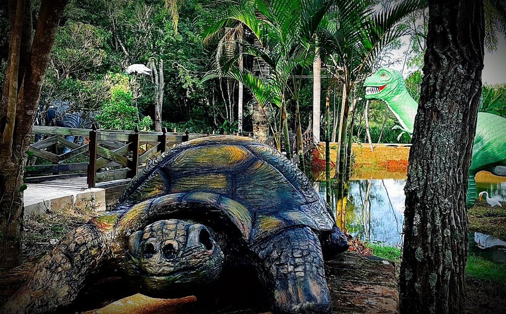 Parque dos Dinossauros de Buri é Reinaugurado Após 20 Anos