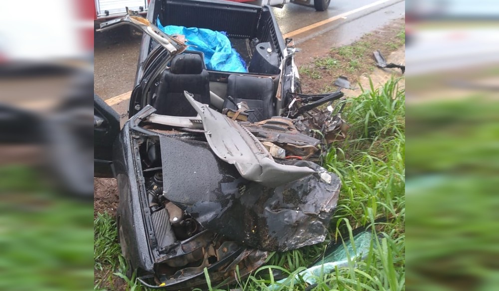 Acidente entre ônibus escolar e carro deixa motorista ferido em Campina do Monte Alegre, SP