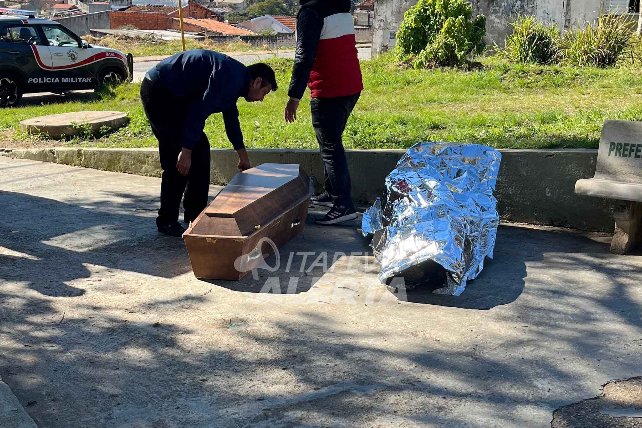 Homem é encontrado morto em frente a ginásio poliesportivo em Itapeva/SP
