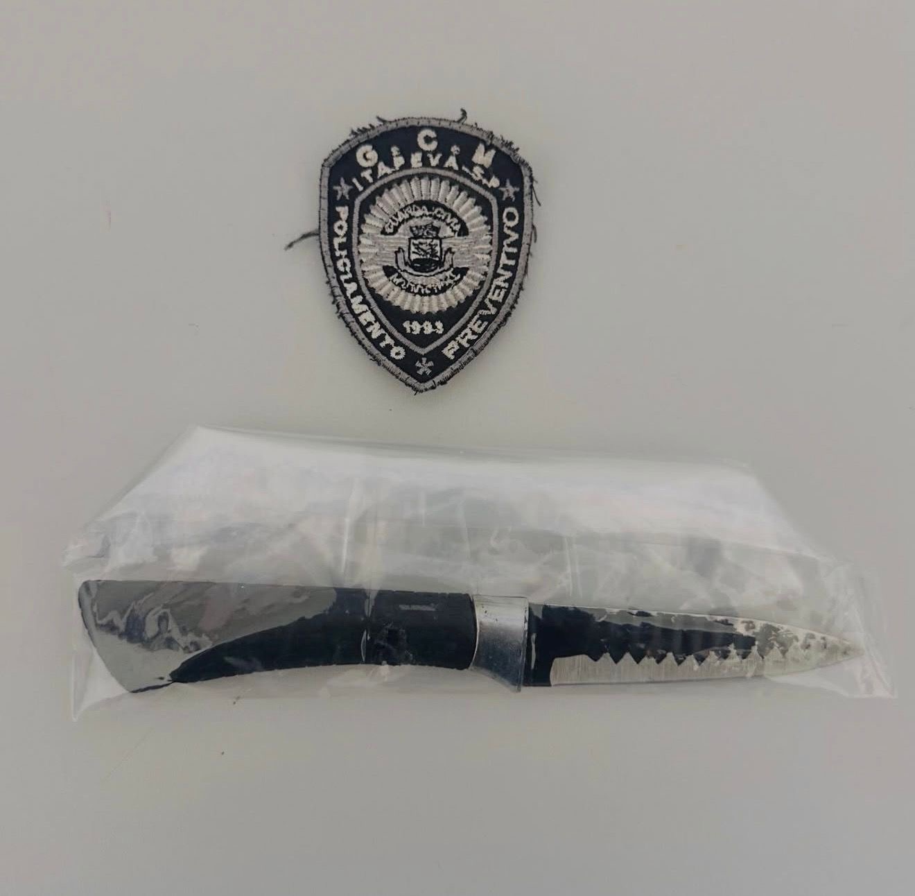 Agressor armado com faca é detido pela Patrulha Guardiã Maria da Penha após rondar vítima em Itapeva/SP