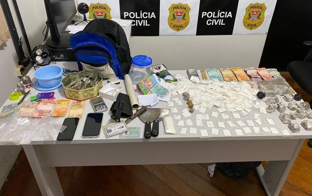 Operação policial contra o tráfico de drogas resulta na prisão de três indivíduos em Guapiara