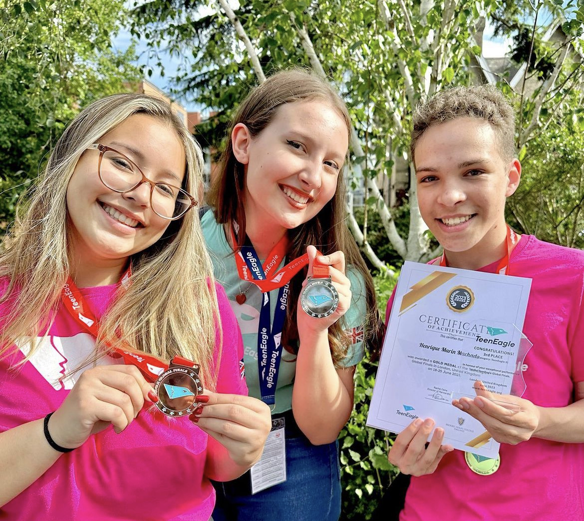 Itapevenses brilham na olimpíada internacional de inglês em Londres